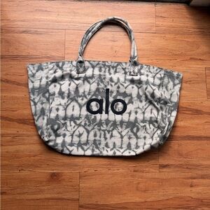 ALO Yoga Black and Gray Patterned Tote Bag